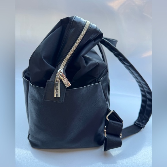 BÉIS The Backpack Diaper Bag – Black – Multi-Function Baby & Travel Backpack - Picture 9 of 16